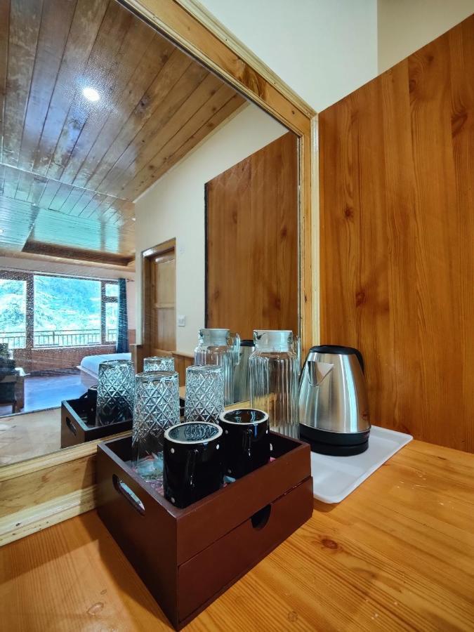 The Woodpecker Inn & Cafe, Jibhi ภายนอก รูปภาพ