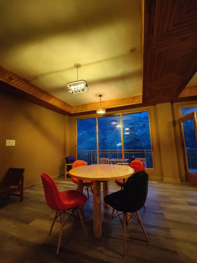 The Woodpecker Inn & Cafe, Jibhi ภายนอก รูปภาพ