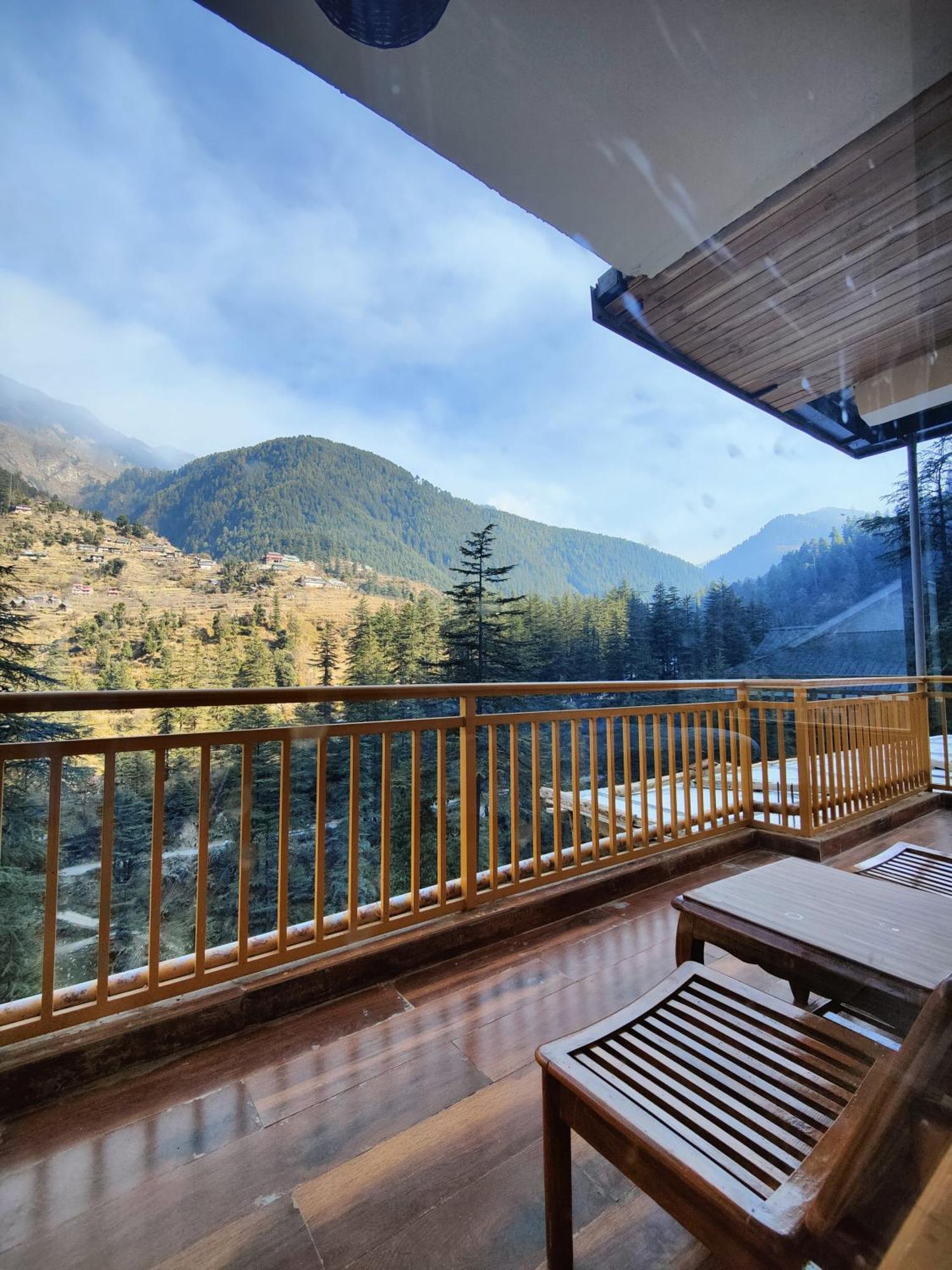 The Woodpecker Inn & Cafe, Jibhi ภายนอก รูปภาพ